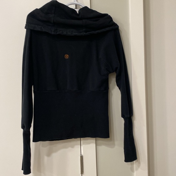 Fairly new! No work and torn areas. - Picture 2 of 2